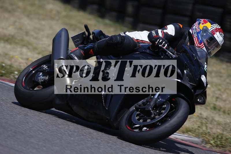 Archiv-2023/28 05.06.2023 Moto Club Anneau du Rhin/blanc-novice/3